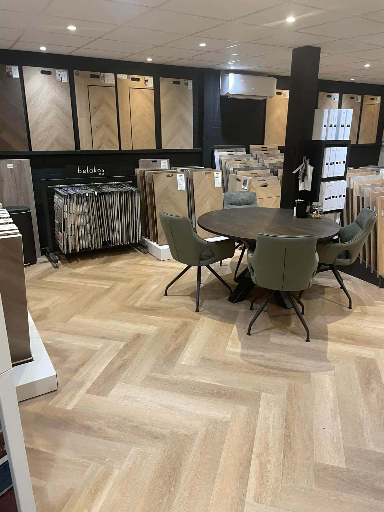 Van Doorn Vloeren – Specialist in PVC, Hout & Tapijt