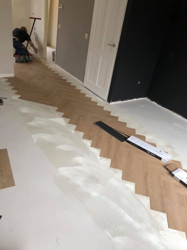 PVC visgraat vloer gelegd door Van Doorn Vloeren